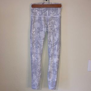 Lululemon white/gray Wunder Under leggings